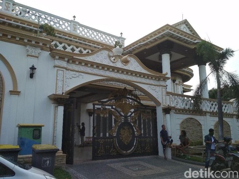 Mengintip Mewahnya Rumah Sule di Bekasi