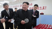 Tak dijelaskan kapan Kim Jong Un melakukan inspeksi, hanya diketahui foto-foto ini dirilis KCNA pada 17 November 2018. (Foto: Dok. KCNA via REUTERS)