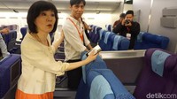 Fang adalah bekas pramugari SIA. Ia menjelaskan, pramugari yang bagus bukan dilihat dari panjangnya latihan. Tapi, seberapa percaya diri mereka melayani penumpang (Masaul/detikTravel)