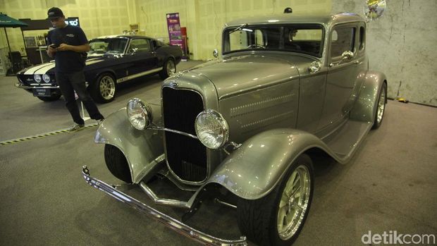 Ford Hot Rod tahun 1932 yang sudah dimodifikasi