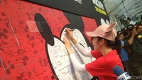 Sesi meet and greet dengan karakter kesayangan pun memeriahkan acara ulang tahun tersebut.  Foto: Hanif Hawari/ detikHOT