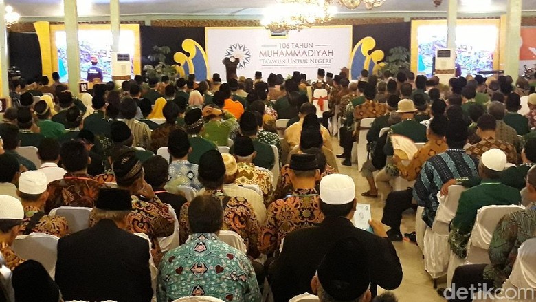 Wapres Hingga Politisi Hadiri Milad ke-106 Muhammadiyah di Solo Wapres Hingga Politisi Hadiri Milad ke-106 Muhammadiyah di Solo