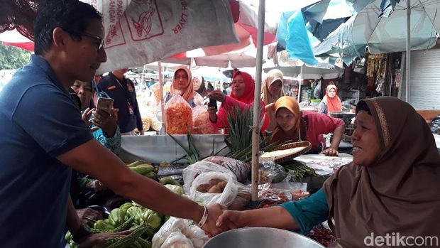 Begini Respons Sandiaga Saat Terima Curhatan Emak-emak Magelang