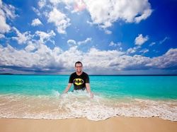 Liburan Mewah yang Kepergok Cuma Photoshop