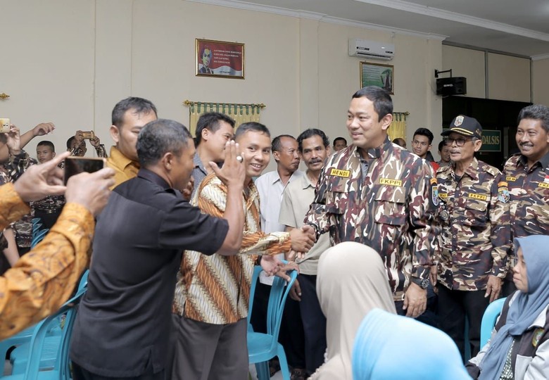 Safari Satu Nusa di Demak, Wali Kota Hendi Serahkan Ratusan Sembako Safari Satu Nusa di Demak, Wali Kota Hendi Serahkan Ratusan Sembako
