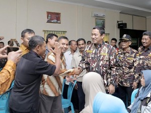 Safari Satu Nusa di Demak, Wali Kota Hendi Serahkan Ratusan Sembako