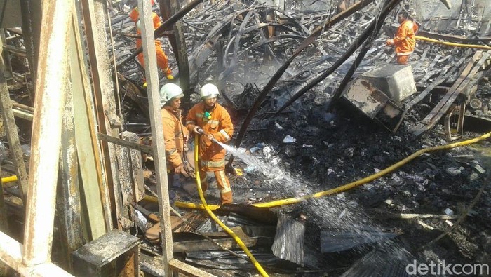 Api di Pabrik Furnitur Jakut Kembali Menyala