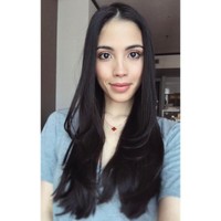 Puteri Iman Abdullah merupakan anak sulung dari pewaris Kesultanan Pahang, Sultan Abdullah. Lulusan universitas di Inggris ini kini tinggal di Malaysia dan bekerja di sebuah bank. Dia juga populer di media sosial dengan followers lebih dari 118 ribu. Foto: Dok. Instagram @imanabdullah