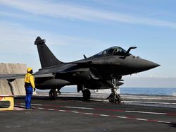 Aksi Kapal Induk Nuklir Prancis Setelah Direnovasi Rp 21 T