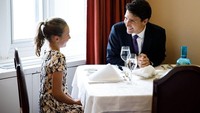 Justin Pierre James Trudeau PC MP adalah Perdana Menteri Kanada yang menjabat sejak 2015. Justin memikat banyak orang dengan wajah manis serta sifat family-man yang dimilikinya. Foto: Instagram justinpjtrudeau