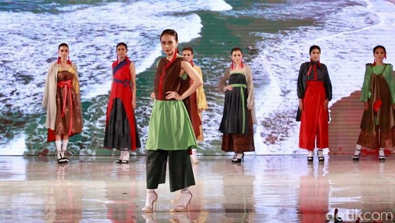 Etalase Keindahan Mahakarya Hadir di Banyuwangi Batik Festival Etalase Keindahan Mahakarya Hadir di Banyuwangi Batik Festival