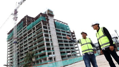 Topping Off Apartemen Tower I Gateway Park