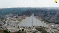 Basuki menambahkan, program pembangunan bendungan diikuti oleh program irigasi premium yakni irigasi yang mendapat suplai air dari bendungan. Saat ini pun tengah berjalan secara paralel pembangunan irigasi di hilir waduk Logung, sehingga pada saatnya nanti dapat langsung mengairi sawah-sawah di Kabupaten Kudus, terang Basuki. Istimewa/PUPR.