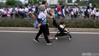 Jalan sehat mengambil start dan finish di pintu 10 GBK.