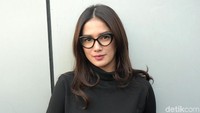 Namun rayt wajah Ussy sempat berubah saat bercerita soal putrinya. Pool/Noel/detikFoto.