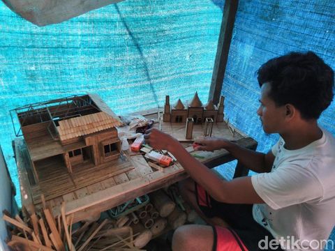 Pemuda Ciamis Sulap Limbah Bambu Jadi Karya Seni Bernilai Tinggi