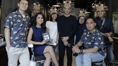 Tascha Liudmila Ajak Anak Berani Potong Rambut Lewat Buku Tascha Liudmila Ajak Anak Berani Potong Rambut Lewat Buku