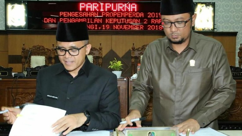 Raperda APBD 2019 Disetujui, Ini Besaran Belanja Daerah Banyuwangi Raperda APBD 2019 Disetujui, Ini Besaran Belanja Daerah Banyuwangi