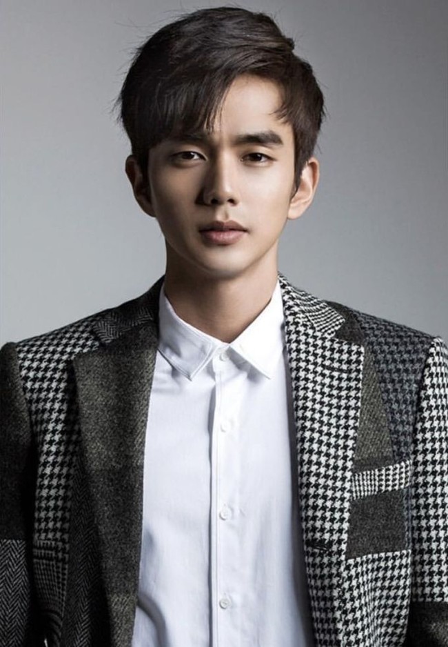 Yoo Seung Ho mulai terkenal di dunia akting sejak dirinya membintangi The Way Home pada 2002. Aktor berusia 25 tahun ini sebenarnya memulai debutnya di dunia hiburan dalam sebuah iklan ponsel pada 1999. Beranjak dewasa, pria kelahiran Incheon, Korea Selatan ini sukses membintangi berbagai drama diantaranya Master of Study, Missing You, Remember, hingga I’m Not a Robot. Foto: istimewa