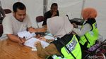 Petugas Gabungan Gelar Razia Pengesahan STNK di Kalibata