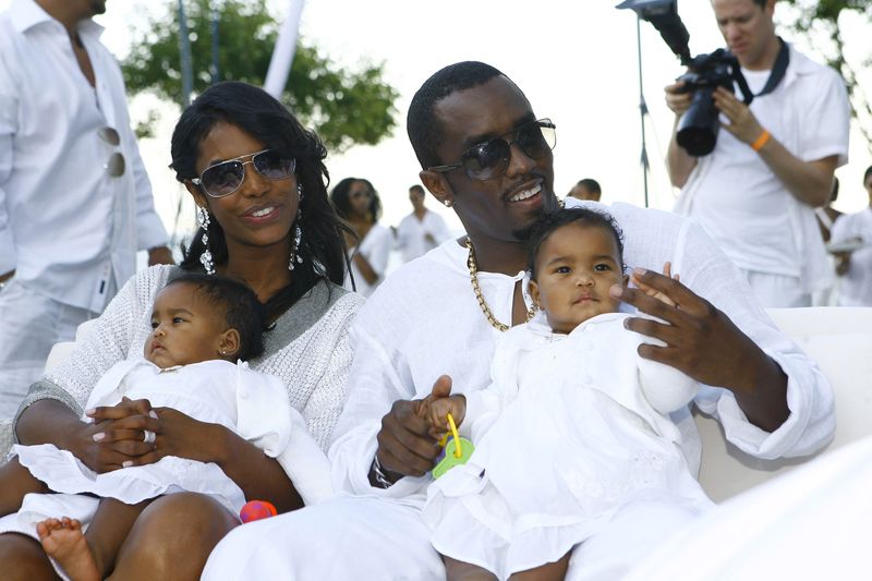 Kim Porter MIAMI - AUGUST 28: Kim Porter, wife of Diddy, arrives at the 2005 MTV Video Music Awards at the American Airlines Arena on August 28, 2005 in Miami, Florida. (Photo by Evan Agostini/Getty Images)