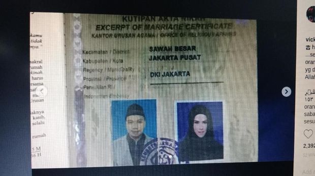 Usai Ngamuk Grebek Angel Lelga, Vicky Pajang Buku Nikah