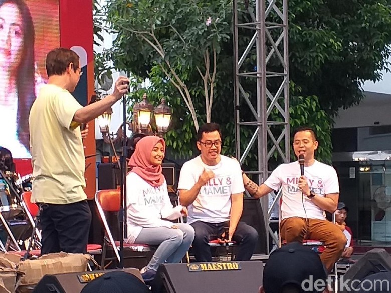 Promo Milly & Mamet, Dennis Adhisawara Harap Dapat 2 Juta Penonton Promo Milly & Mamet, Dennis Adhisawara Harap Dapat 2 Juta Penonton