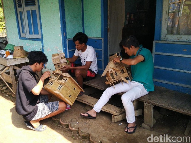 980 Gambar Rumah Kecil Simple Dari Bambu Gratis Terbaru