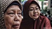 Ibu almarhum bersama saudara kandungnya bercerita tak menyangka bahwa pria yang ditemukan tewas di dalam drum adalah Dufi.