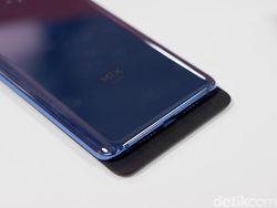 Kencan Singkat dengan Xiaomi Mi Mix 3