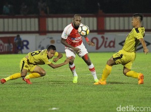 Hasil Liga 1 2018: Bhayangkara FC Atasi Persipura 2-0