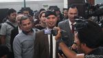 Pakai Blangkon, Ahmad Dhani Jalani Sidang Tuntutan