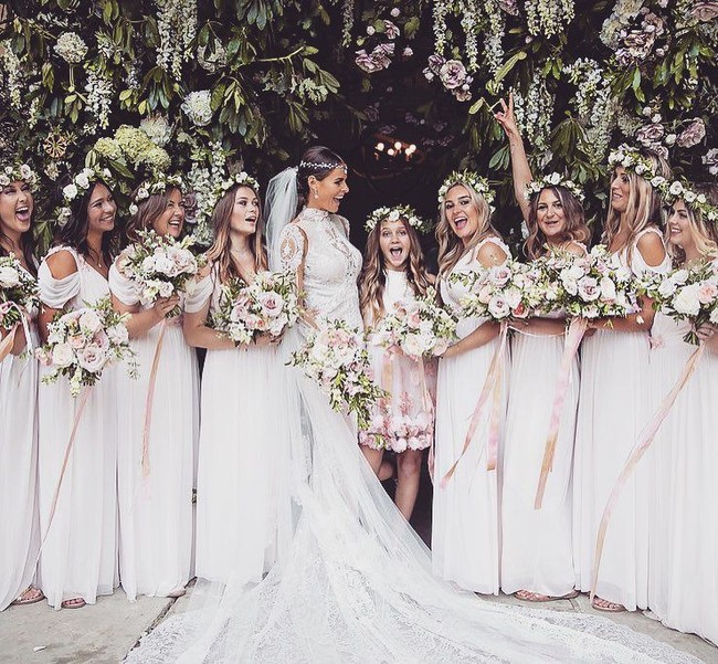 Jade memang dikenal sering memamerkan gaya hidup glamour. Beberapa waktu lalu, ia menggelar pernikahan mewah yang dihadiri pesohor seperti Idris Elba hingga Craig David. Foto: Instagram @jadehollandcopper