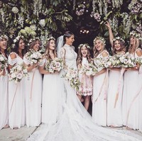 Jade memang dikenal sering memamerkan gaya hidup glamour. Beberapa waktu lalu, ia menggelar pernikahan mewah yang dihadiri pesohor seperti Idris Elba hingga Craig David. Foto: Instagram @jadehollandcopper