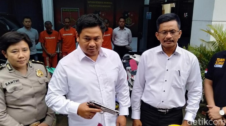 Begal Pakai Senpi Mainan, Cepot Lumpuh Ditembak Polisi Bandung Begal Pakai Senpi Mainan, Cepot Lumpuh Ditembak Polisi Bandung