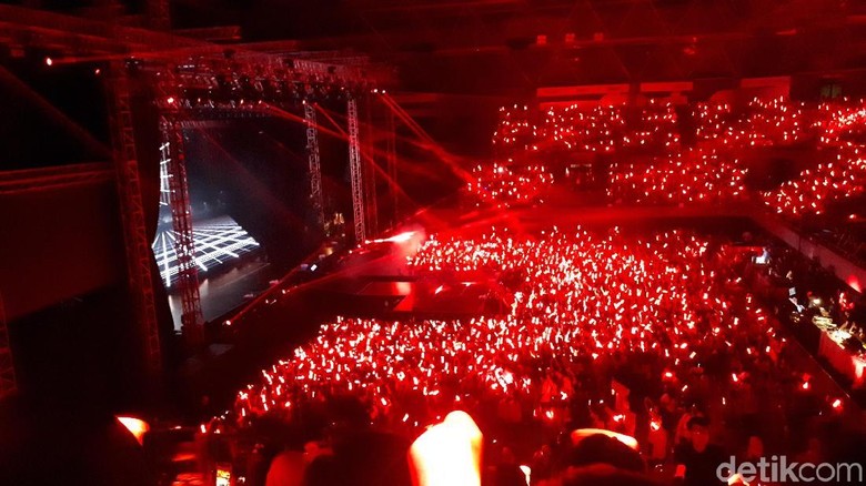 iKON 2018 Continue Tour in Jakarta: Konser yang Bikin Nagih iKON 2018 Continue Tour in Jakarta: Konser yang Bikin Nagih