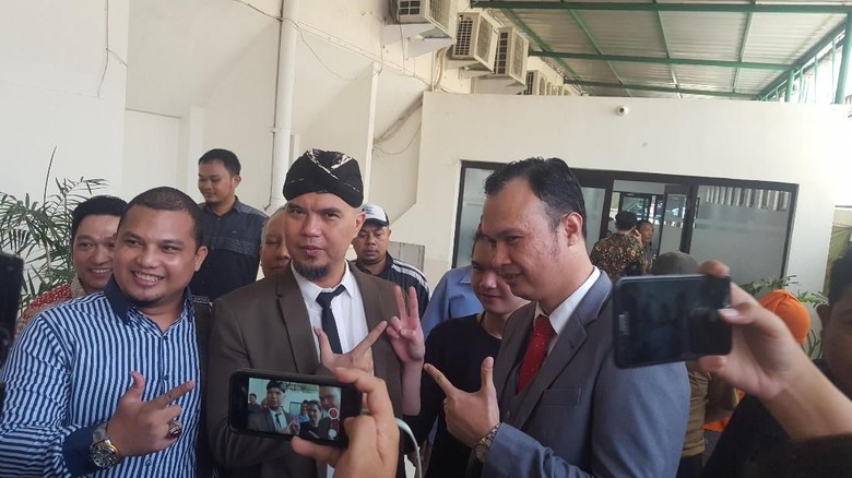 Jaksa Belum Siap, Sidang Tuntutan Ahmad Dhani Ditunda Jaksa Belum Siap, Sidang Tuntutan Ahmad Dhani Ditunda