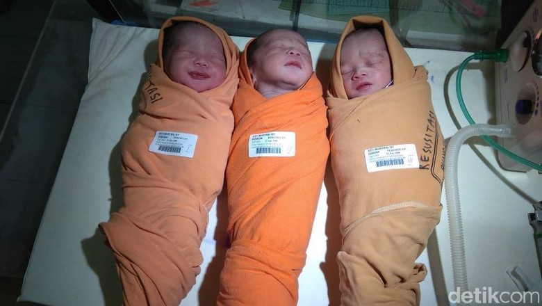 Ibu Asal Karanganyar Ini Lahirkan Anak Kembar Tiga Ibu Asal Karanganyar Ini Lahirkan Anak Kembar Tiga