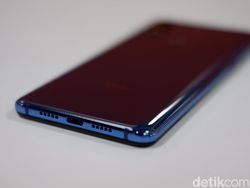 Kencan Singkat dengan Xiaomi Mi Mix 3