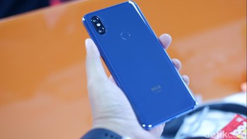 Bodi belakangnya berselimut kaca. Foto: Adi Fida Rahman/detikINET