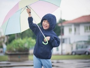 Waspadai Penyakit yang Mengintai Si Kecil di Musim Hujan & Pancaroba