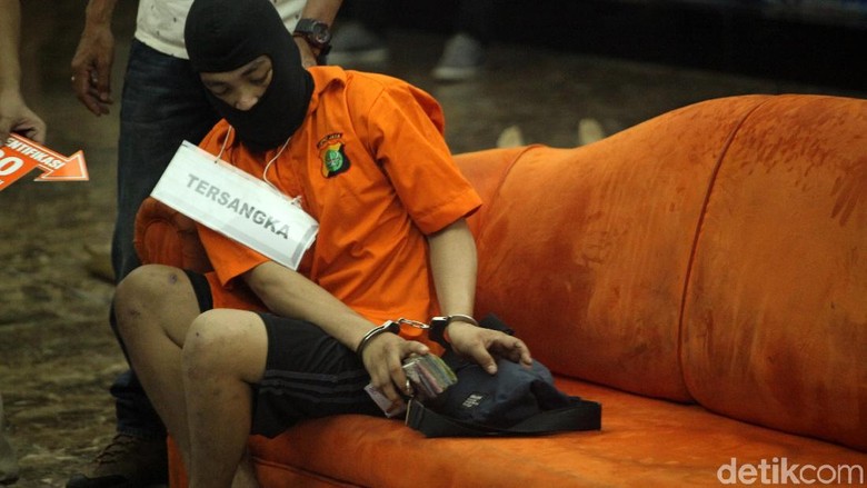 Polisi Limpahkan Berkas Pembunuhan Sekeluarga di Bekasi ke Kejaksaan Polisi Limpahkan Berkas Pembunuhan Sekeluarga di Bekasi ke Kejaksaan