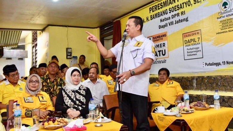 Bamsoet Sebut Pemerintah akan Selesaikan Masalah Tenaga Honorer Bamsoet Sebut Pemerintah akan Selesaikan Masalah Tenaga Honorer