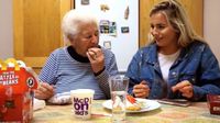 Ini Reaksi Lucu Nenek Berusia 83 Tahun Saat Cicip Fast Food Pertama Kali