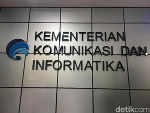 Kominfo: Laporkan Ramai-ramai Akun Komik Muslim Gay!
