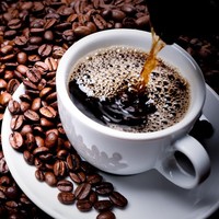 Penyuka kopi hitam panas, kamu ingin gaya hidup serba minimalis, termasuk dalam berpakaian. Tidak perlu busana mahal dan mewah atau perhiasan berkilauan, tapi lebih yang praktikal dan fungsional. Kamu juga orang yang cenderung pendiam tapi kadang mood-nya bisa tak stabil. Sifatmu yang ceplas ceplos dan jujur pun membuat teman-teman betah berada di sekitarmu. Foto: iStock