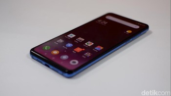 Semoga saja Xiaomi membawa Mi Mix 3 ini ke Indonesia. Foto: Adi Fida Rahman/detikINET