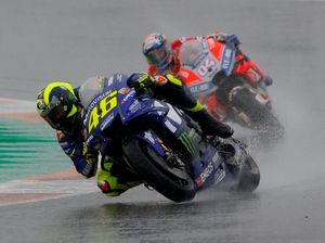 Crash Lagi Saat di Posisi Depan, Valentino Rossi Menyesal dan Minta Maaf