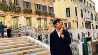 Es krim gelato sepertinya jadi makanan kesukannya ya. Terlebih saat jalan-jalan dan udaranya sedang panas. Foto: Instagram @xtianbautista