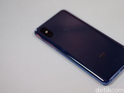 Kencan Singkat dengan Xiaomi Mi Mix 3